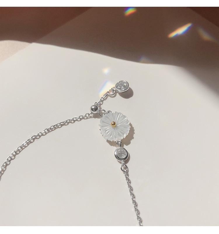 Daisy Crystal Round Charm Bracelet-Braceletes-Arimonz-Arimonz