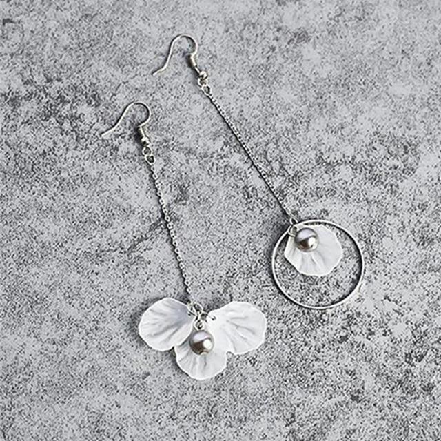 Hollow Out Triangle Earrings For Woman Leaf Earrings Fashionable Jewelry-Earrings-Arimonz-Arimonz