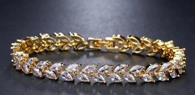 Leaf Charm Elegance Bracelet-Braceletes-Arimonz-Gold-Arimonz
