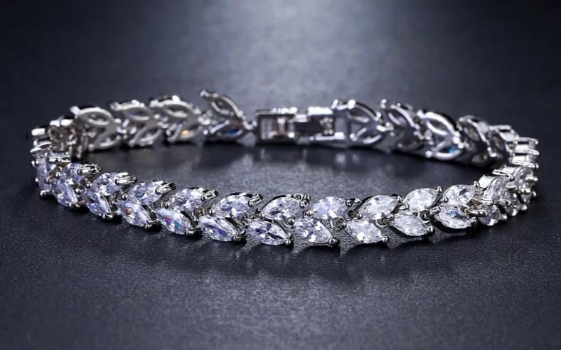 Leaf Charm Elegance Bracelet-Braceletes-Arimonz-Silver-Arimonz