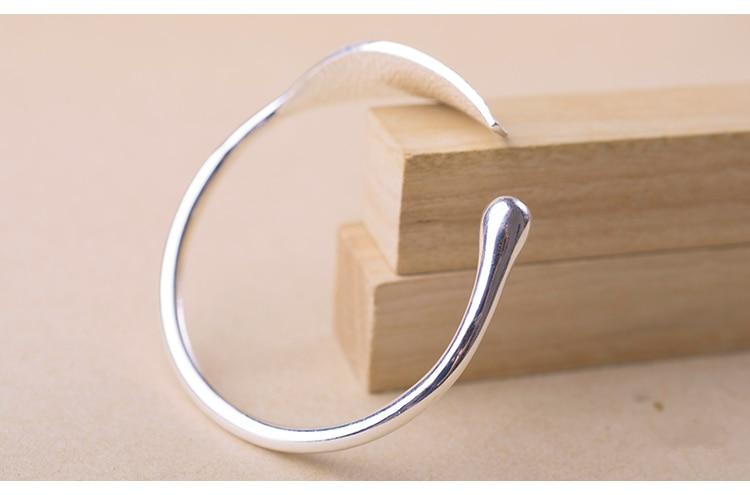 Plated Leaf Charm Bangle-Braceletes-Arimonz-Arimonz