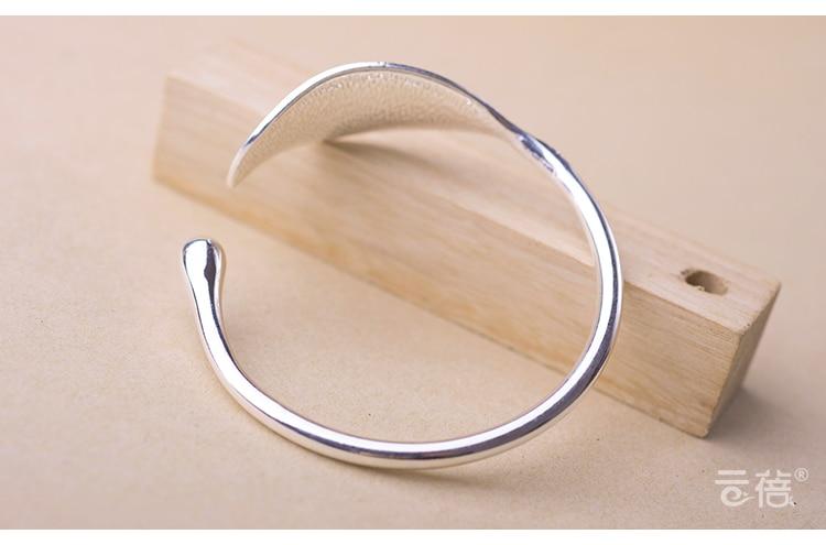 Plated Leaf Charm Bangle-Braceletes-Arimonz-Arimonz