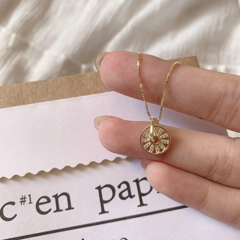 Round Compass Pendant Necklace Clavicle Chain For Women Jewelry-Necklaces-Arimonz-Arimonz